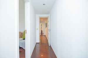 Image 19 - 921896