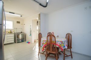 Image 22 - 921896