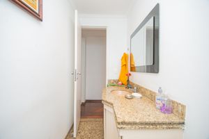 Image 32 - 921896
