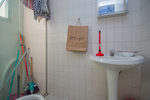 Image 33 - 921896