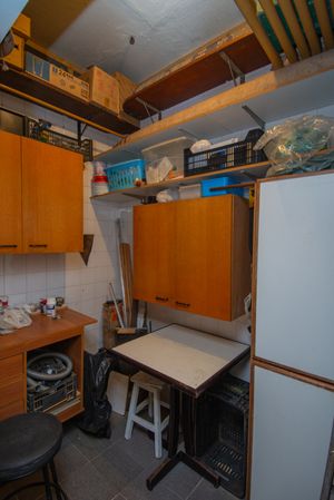 Image 39 - 921896