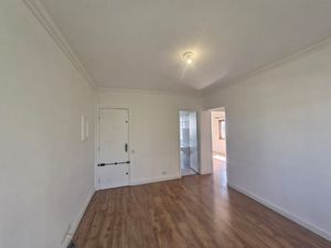 Image 3 - 921899