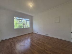 Image 4 - 921899