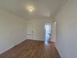 Image 1 - 921899