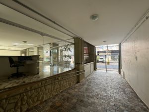 Image 44 - 921900