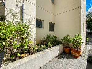 Image 7 - 921905