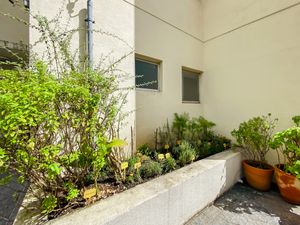 Image 5 - 921905