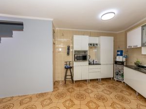 Image 15 - 921915