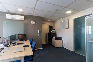 Image 7 - 921917