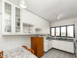 Image 13 - 921918