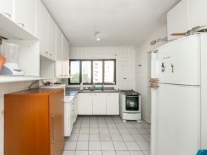 Image 15 - 921918