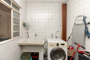 Image 19 - 921924