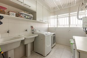 Image 30 - 921930