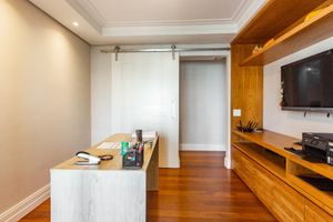 Image 12 - 921930