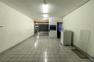 Image 30 - 921935