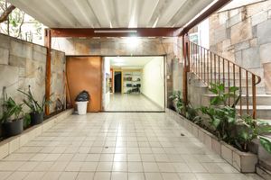 Image 32 - 921935