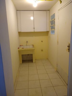 Image 7 - 921951