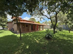Image 11 - 921960