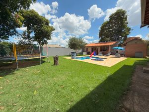 Image 25 - 921960