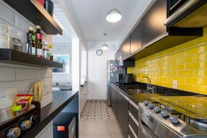 Image 13 - 921962