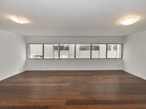 Image 1 - 921968
