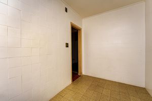 Image 10 - 921974