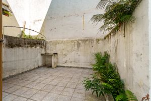 Image 17 - 921974