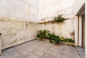 Image 20 - 921974