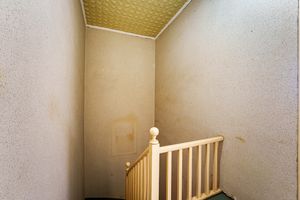 Image 22 - 921974