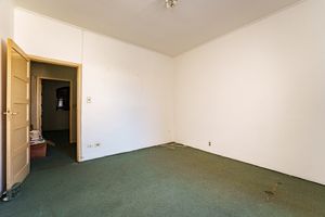 Image 28 - 921974