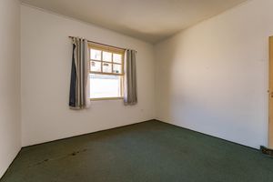 Image 29 - 921974