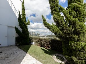 Image 34 - 921982