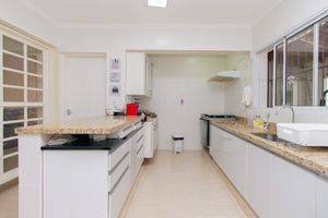 Image 3 - 921985