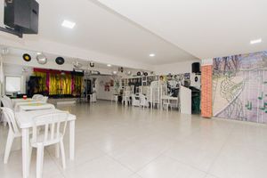 Image 9 - 921985