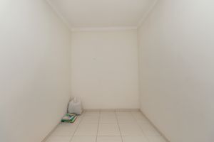 Image 11 - 921988