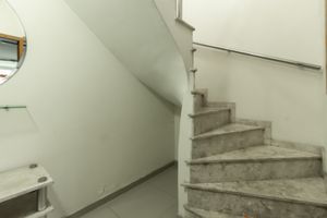 Image 29 - 921988