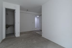 Image 3 - 921996