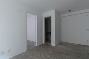 Image 4 - 921996