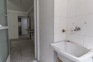 Image 14 - 921996