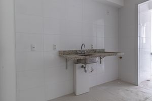 Image 15 - 921996