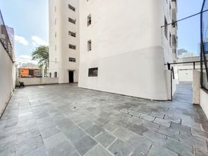 Image 26 - 921997