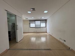 Image 10 - 922024