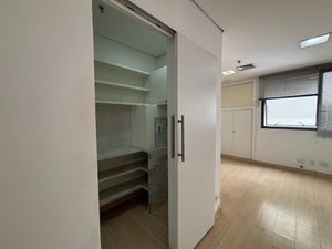 Image 7 - 922024