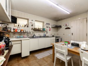Image 19 - 922025