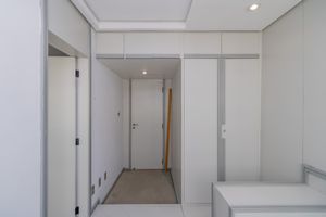 Image 3 - 922028