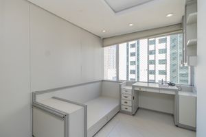 Image 4 - 922028