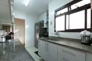 Image 30 - 922030