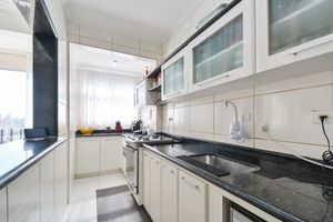 Image 33 - 922037