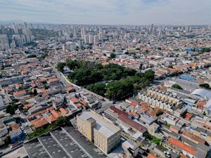 Image 17 - 922044