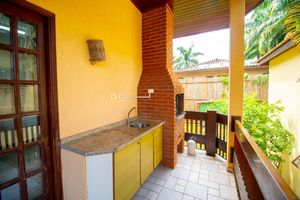 Image 8 - 922045